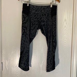 Lululemon Cropped Animal Print leggings